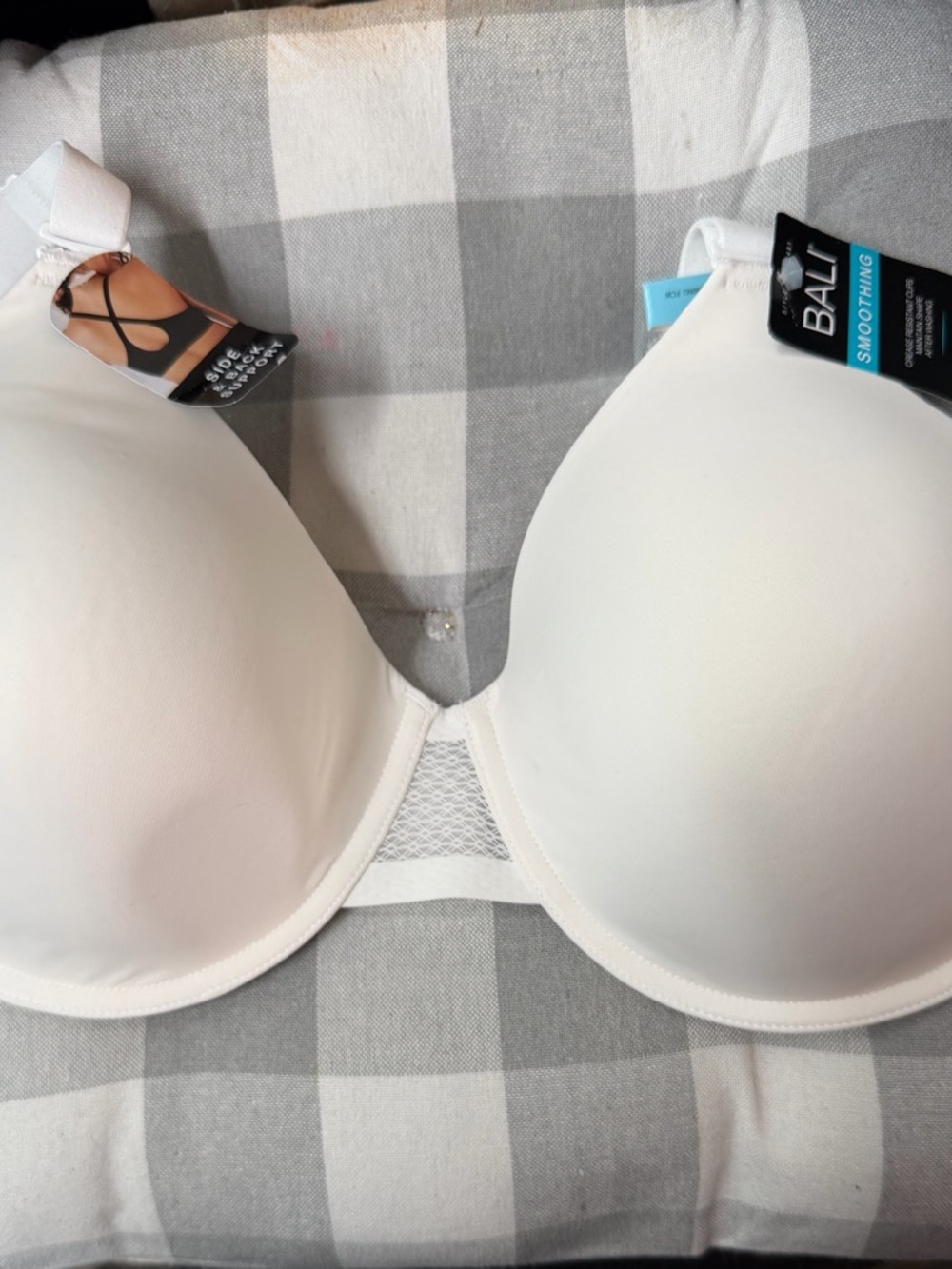 Bali White Smoothing T-Shirt Bra - Seamless Foam Cups